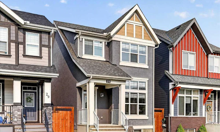 25 Masters Street SE