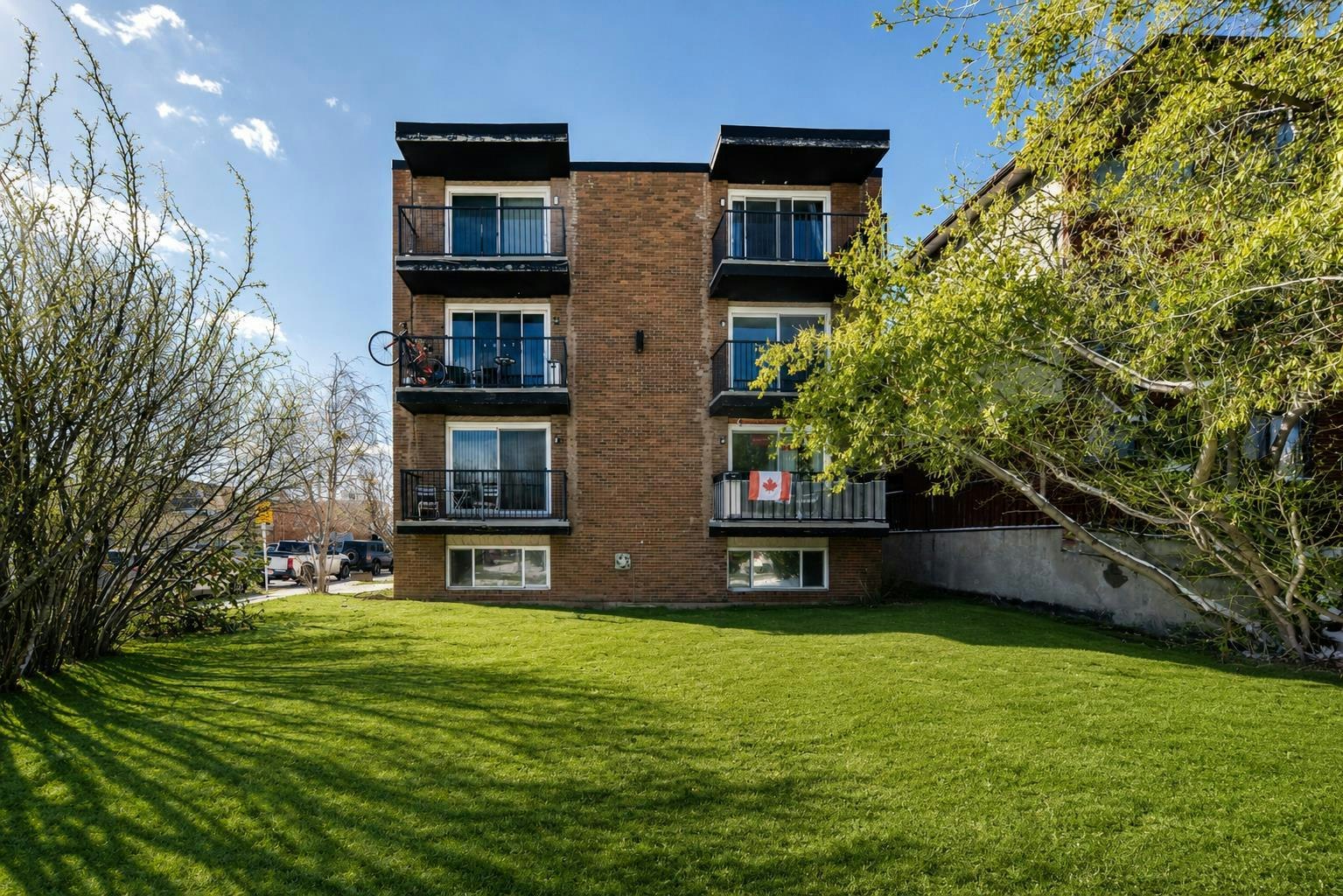 32-1703 11 Avenue SW, Calgary, AB, T3C 0N5