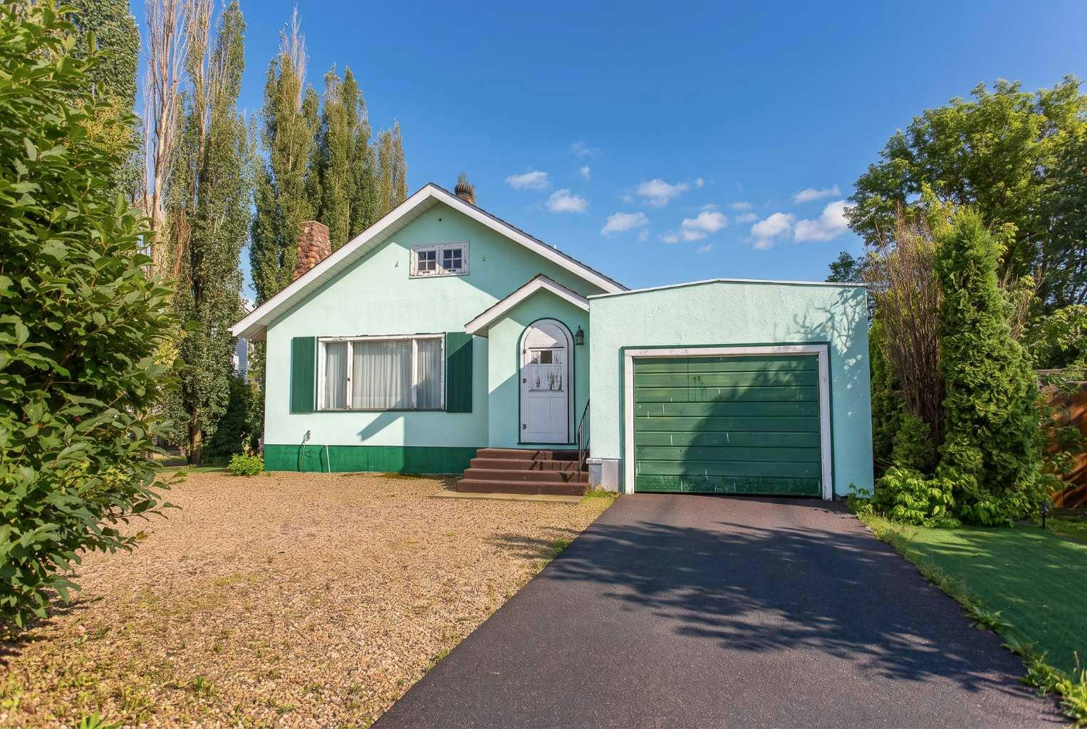 5423 50 Avenue, Lacombe, AB, T4L 1S6