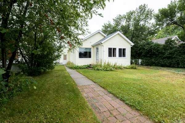 5304 56, Taber, AB, T1G 1L8