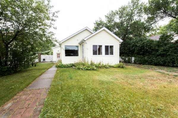 5304 56, Taber, AB, T1G 1L8