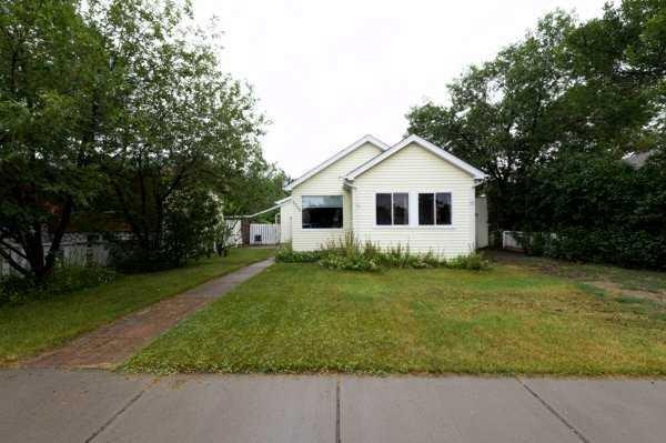 5304 56, Taber, AB, T1G 1L8