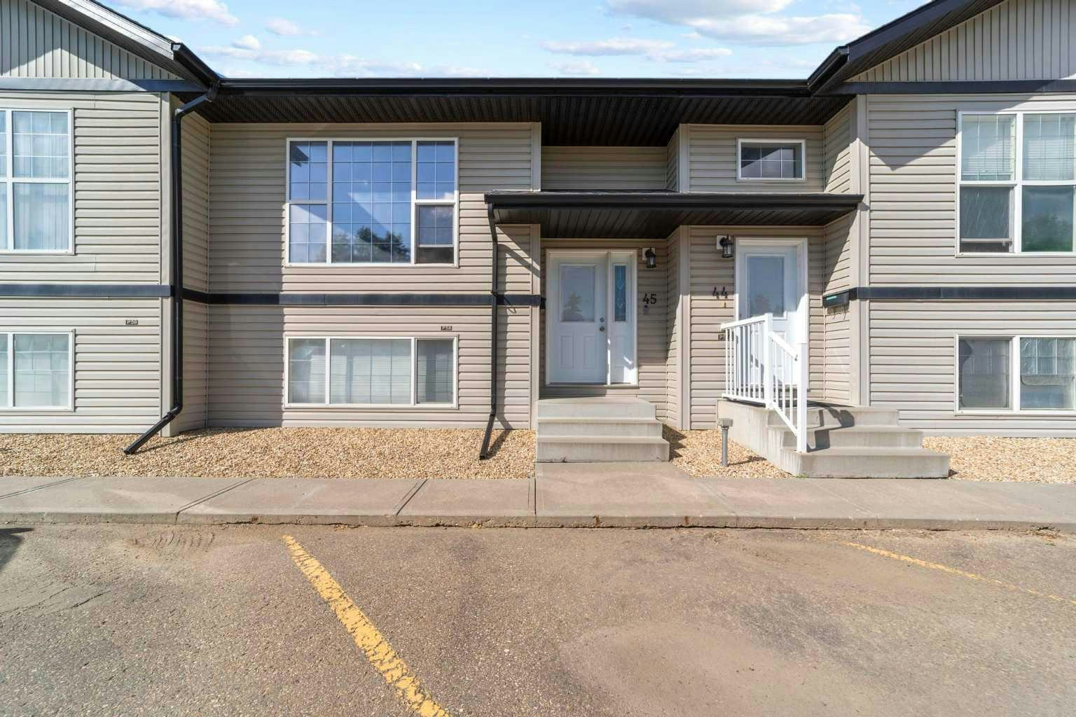 45-4702 53 Avenue, Camrose, AB, T4V 0Y2