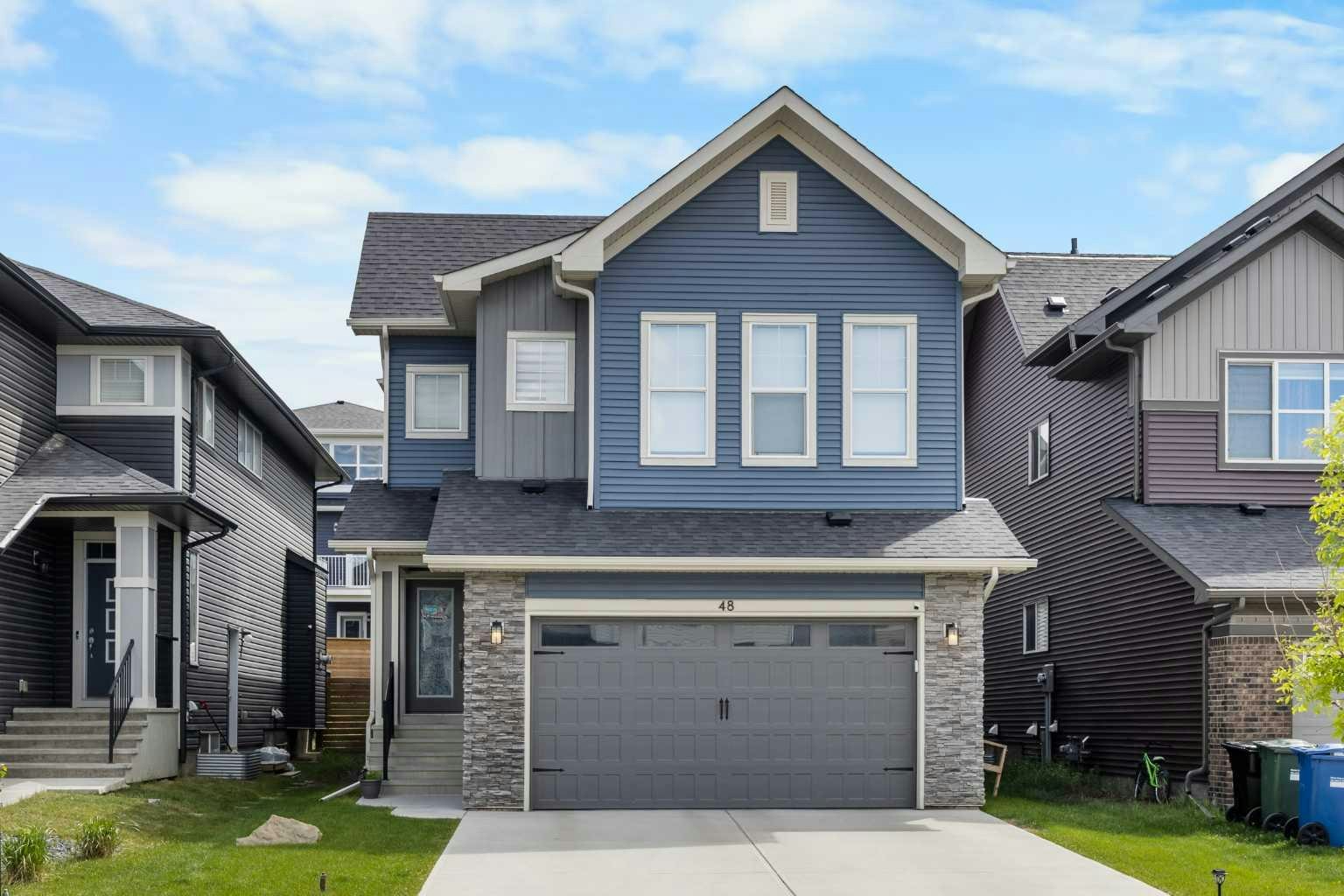 48 Carringvue Street NW, Calgary, AB, T3P 1L7