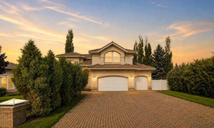 25 Ashmore Close