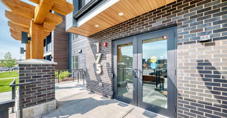 115-175 Wolf Hollow Crescent SE, Calgary, AB, T2X 6T9
