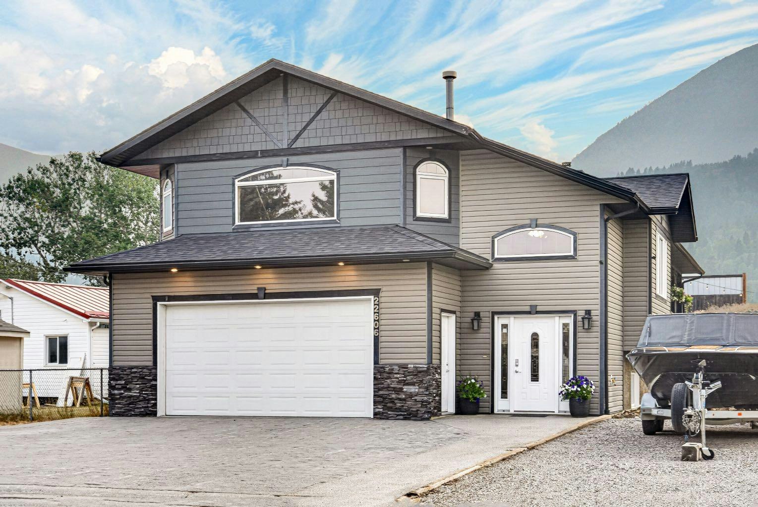 22606 10 Avenue, Crowsnest Pass, AB, T0K 1C0