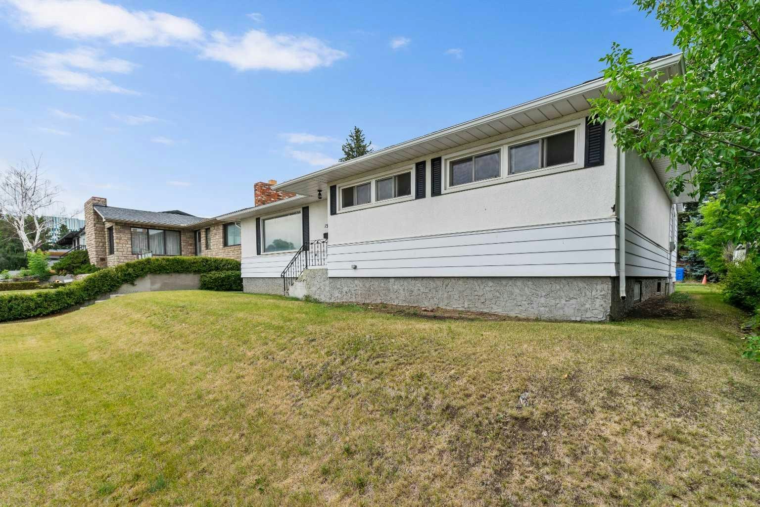 1552 Windsor Street NW, Calgary, AB, T2N 3X3