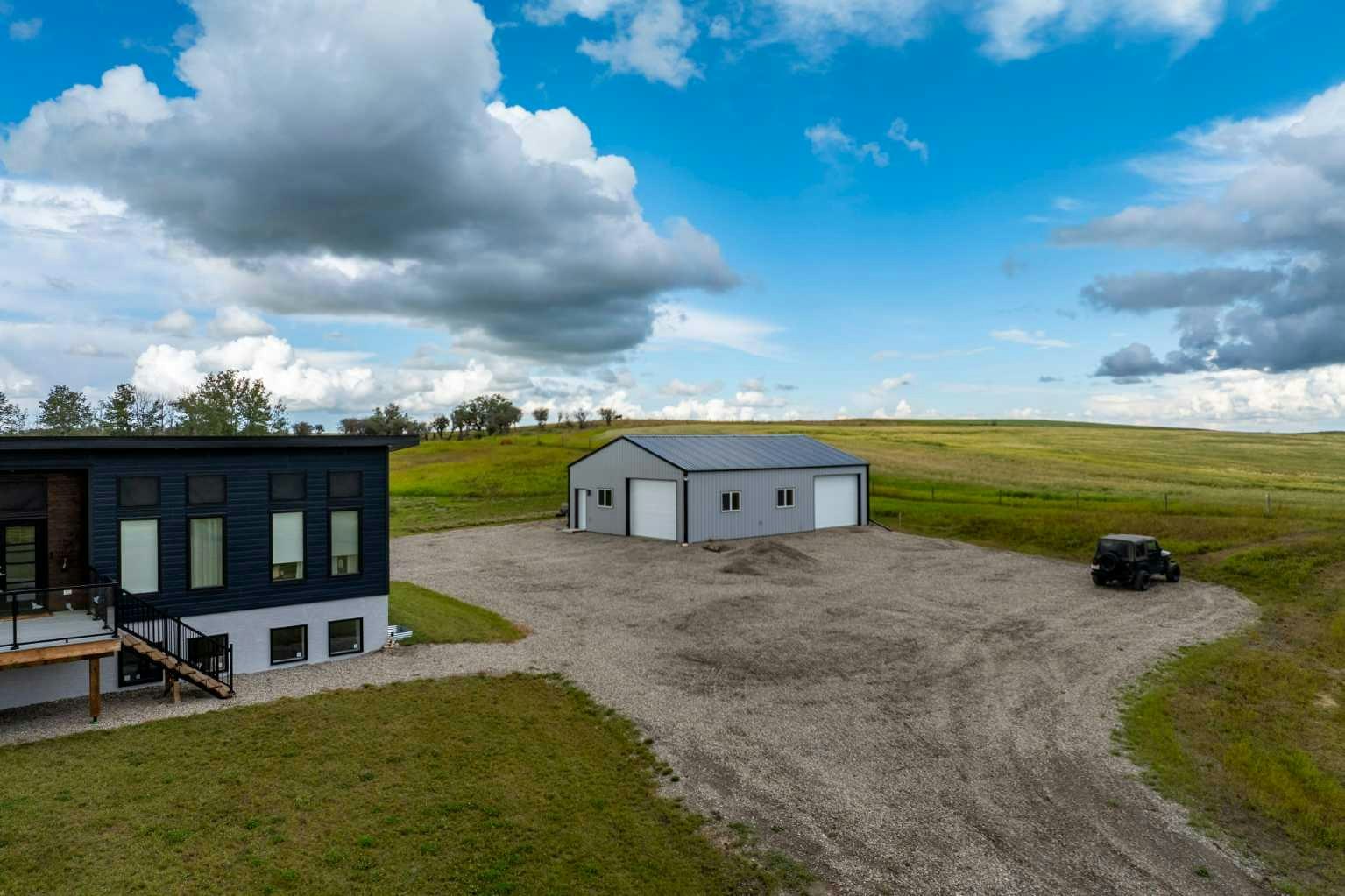 285102 Lochend Road, Rural Rocky View County, AB, T0M 1L0