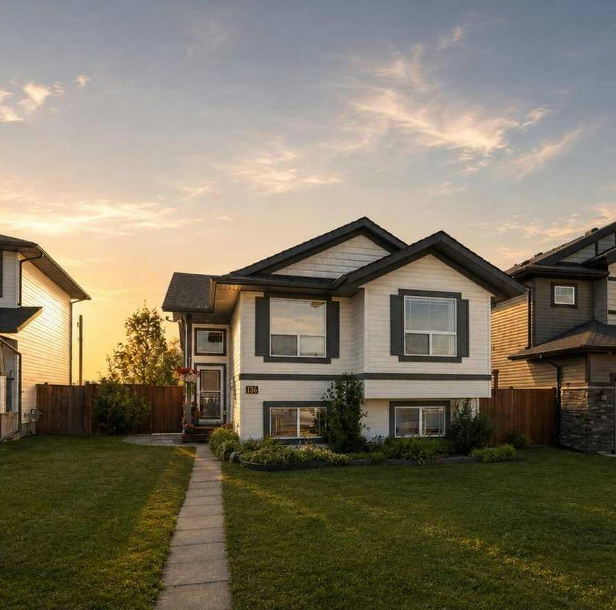 186 Robinson Avenue, Penhold, AB, T0M 1R0