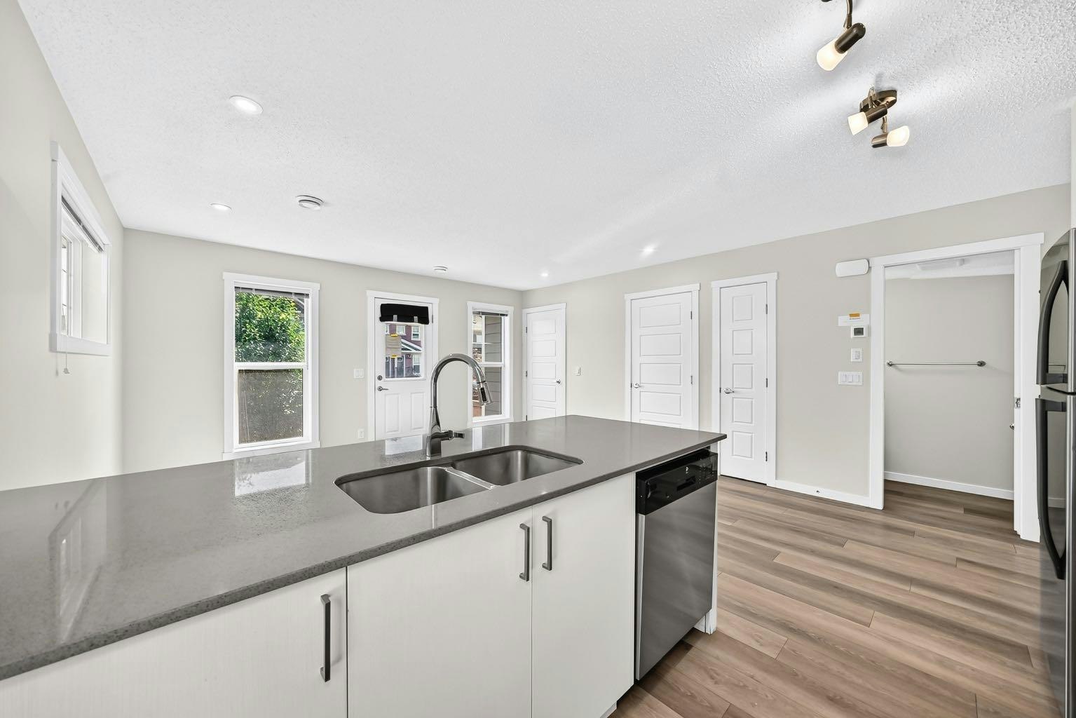 428 Cranbrook Square SE, Calgary, AB, T3M 3K9 - 8