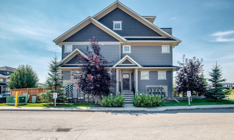 428 Cranbrook Square SE