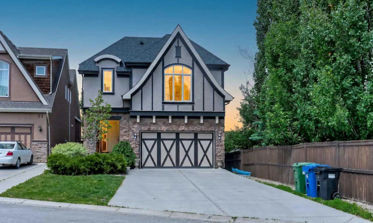 244 Mahogany Bay SE
