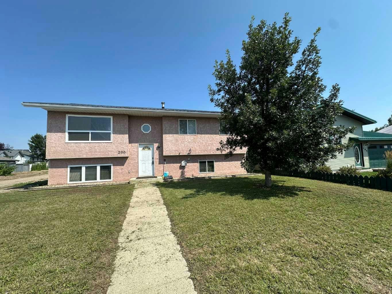 200 Upland Boulevard W, Brooks, AB, T1R 0R1