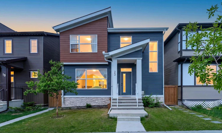 23 Lucas Boulevard NW