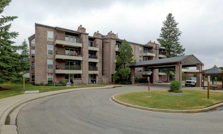 1405-201 Brae Glen Close SW