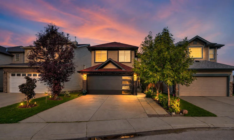 49 Saddletree Close NE
