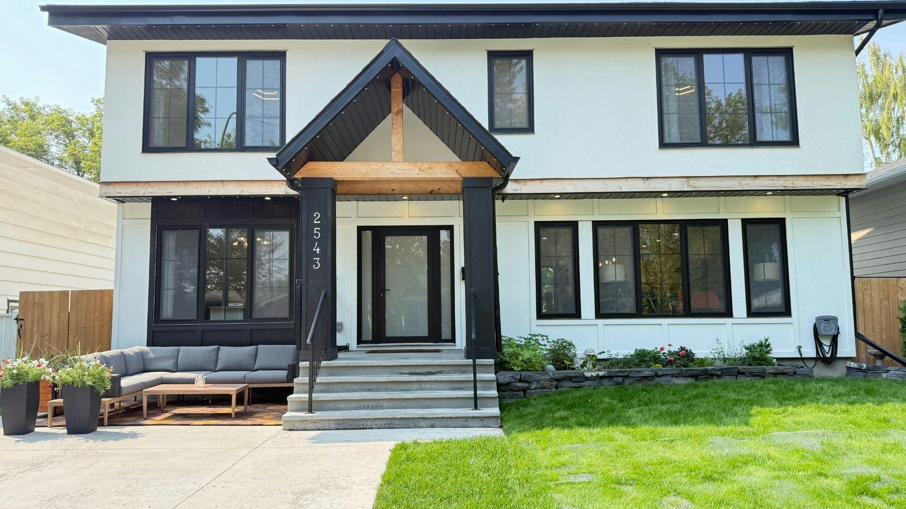 2543 Chicoutimi Drive NW, Calgary, AB, T2L 0W4