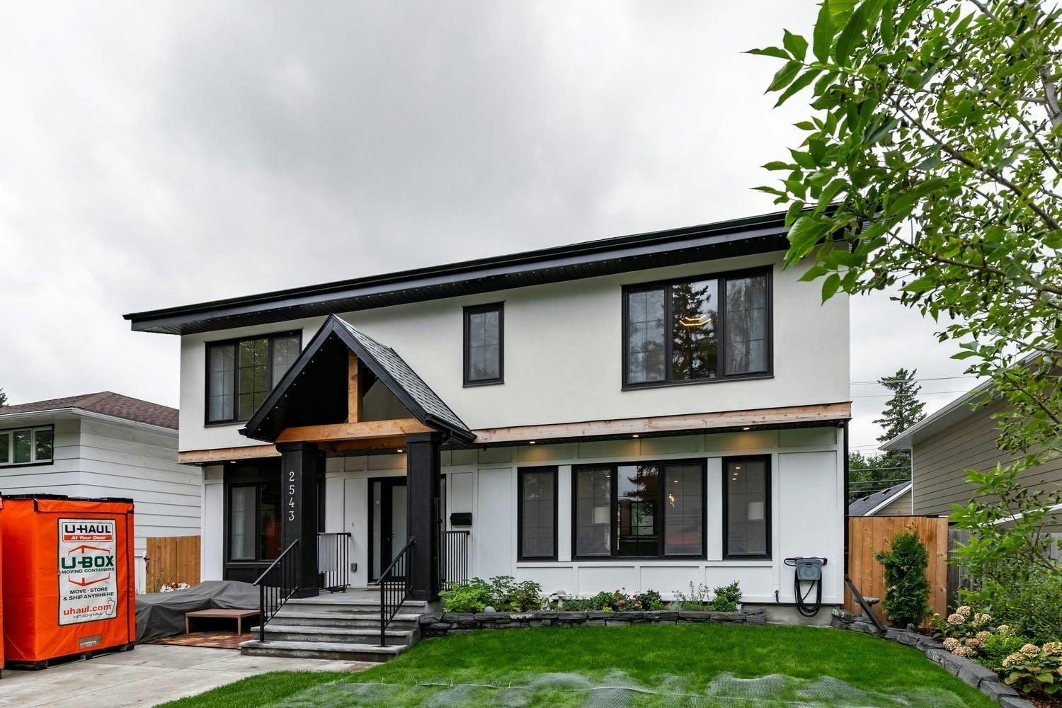 2543 Chicoutimi Drive NW, Calgary, AB, T2L 0W4