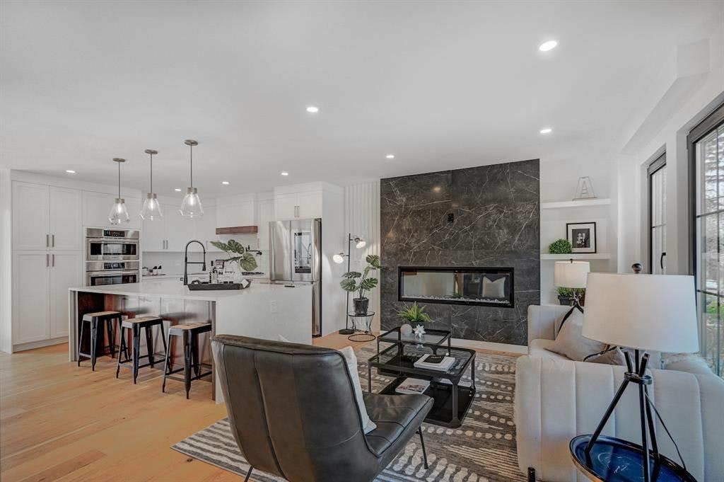 2543 Chicoutimi Drive NW, Calgary, AB, T2L 0W4