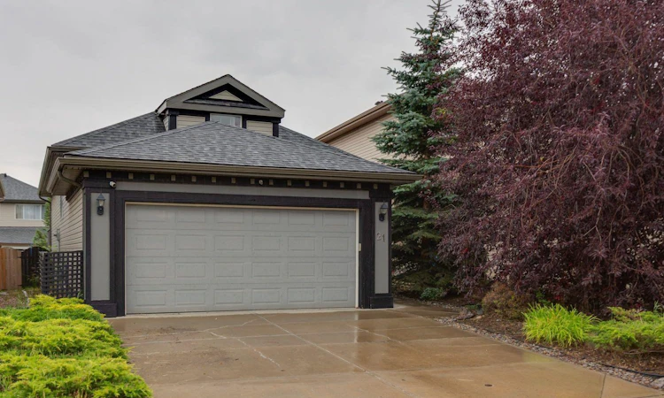 21 Covehaven Gardens NE