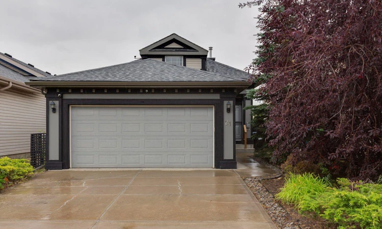 21 Covehaven Gardens NE