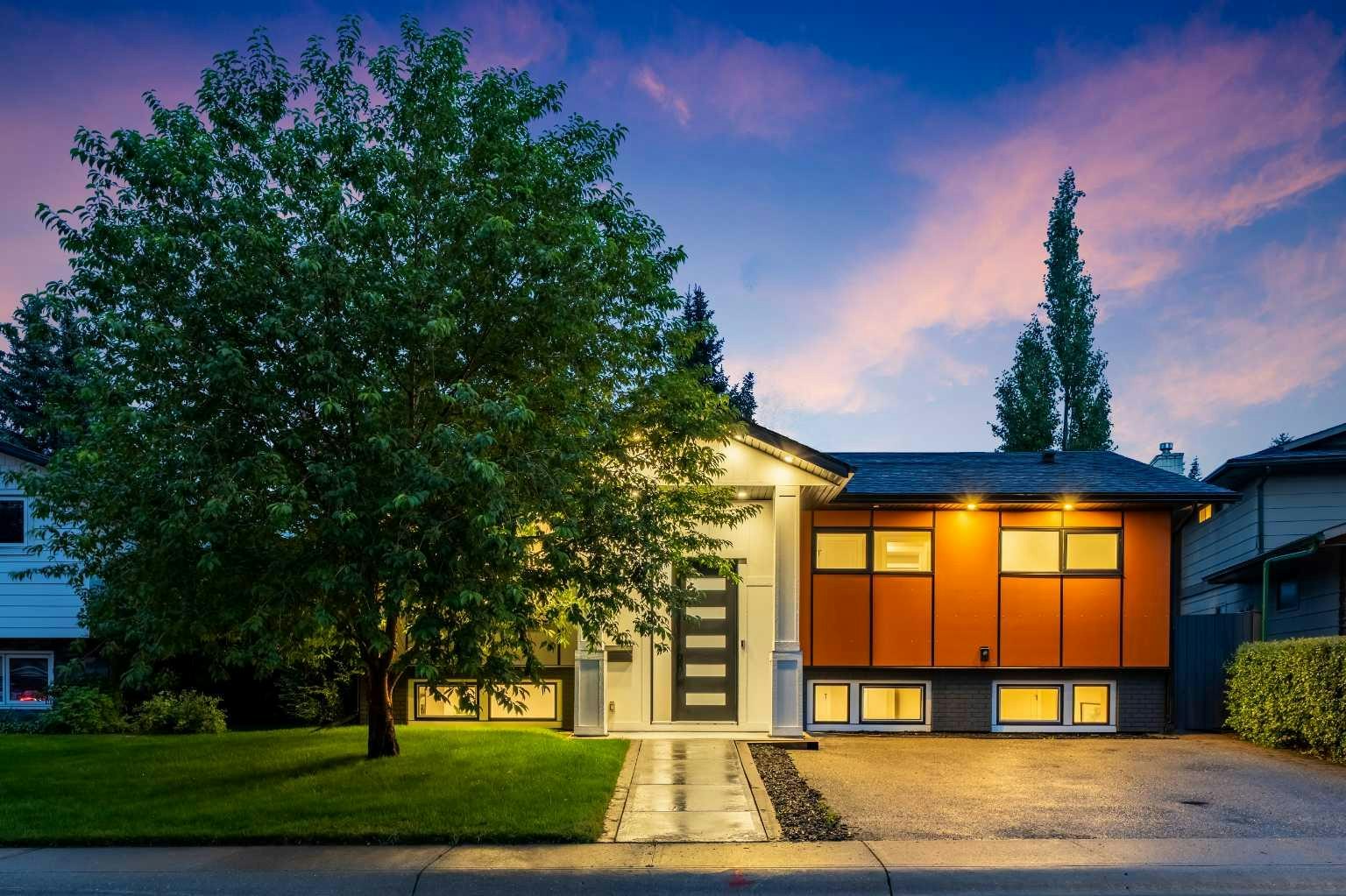 100 Lake Crimson Close SE, Calgary, AB, T2J 3K7