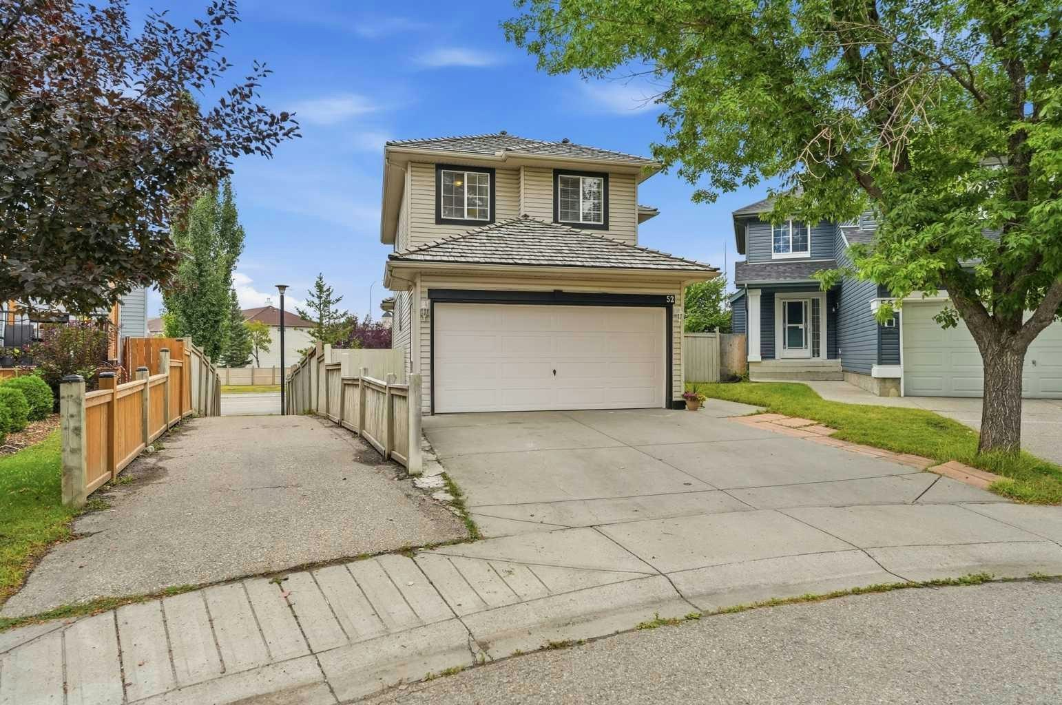 52 Douglas Glen Crescent SE, Calgary, AB, T2Z 3M6