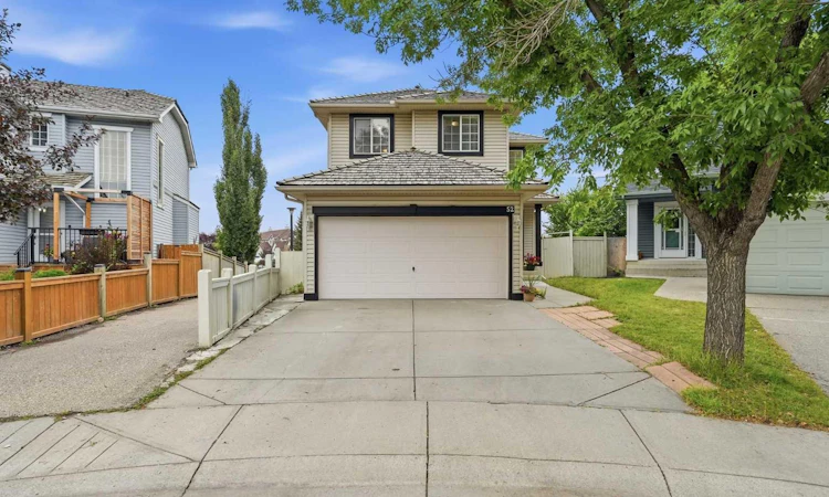 52 Douglas Glen Crescent SE