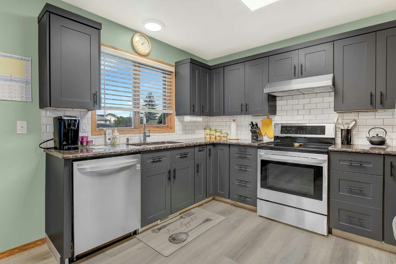 8914 117 Avenue Avenue, Grande Prairie, AB, T8X 1K2 - 6