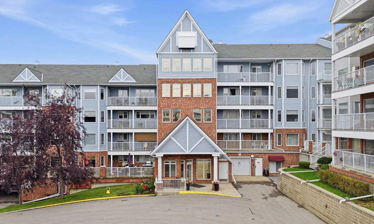 3102-3102 Hawksbrow Point NW