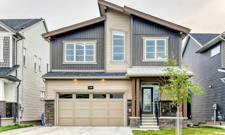 149 Carrington Crescent NW