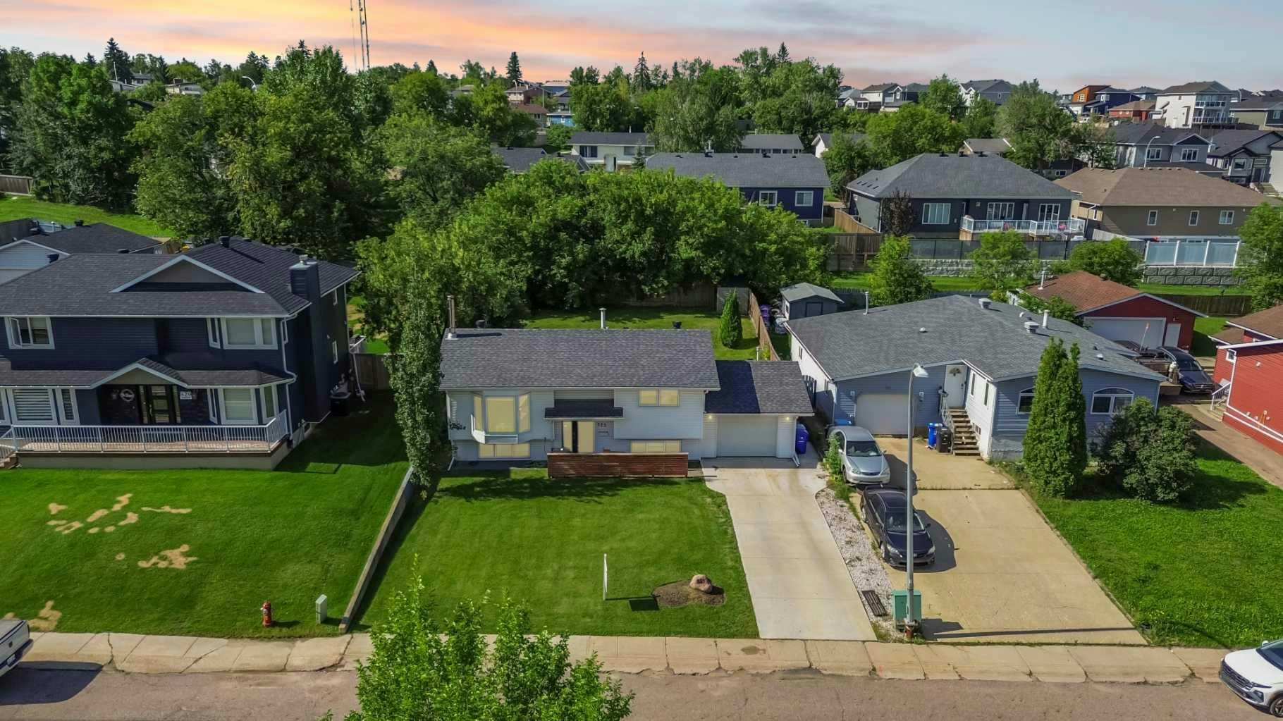 525 Beacon Hill Drive, Fort Mcmurray, AB, T9H 2R4