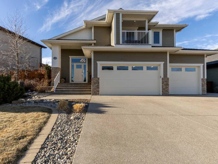 126 Stonecrest Point W, Lethbridge, AB, T1K 5S3