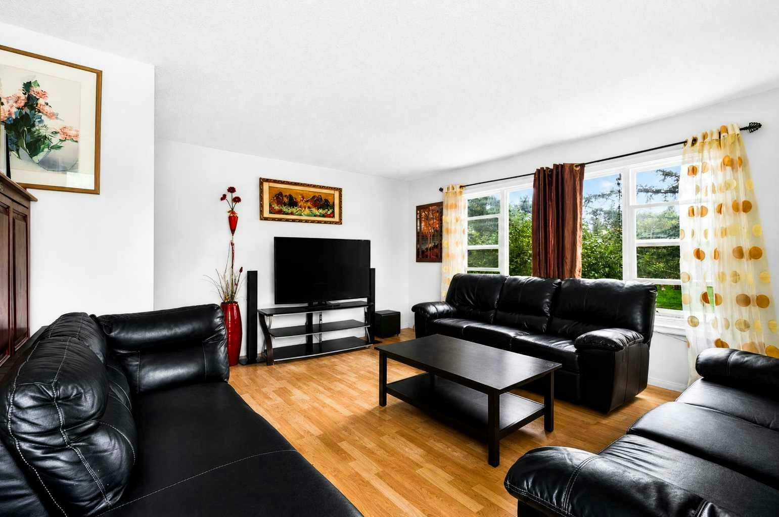 53 Queen Isabella Close SE, Calgary, AB, T2J 3R2