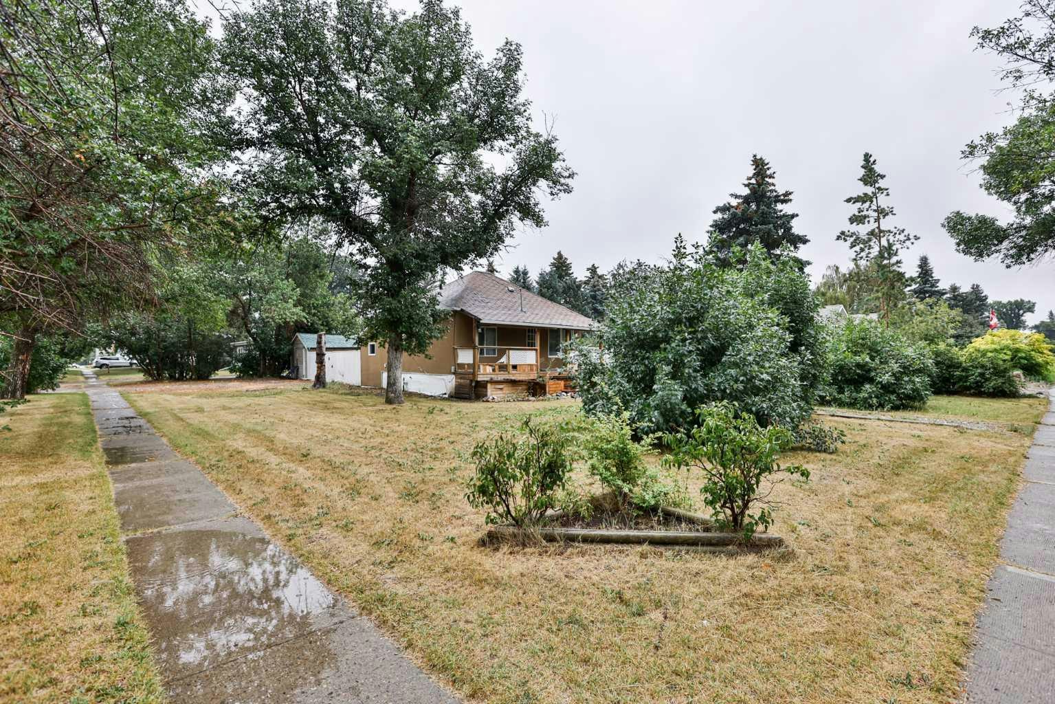 105 Broadway S, Raymond, AB, T0K 2S0