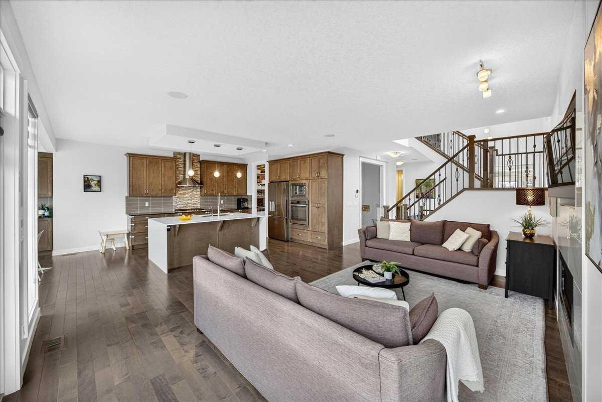 546 Sherwood Boulevard NW, Calgary, AB, T3R 0R7 - 6