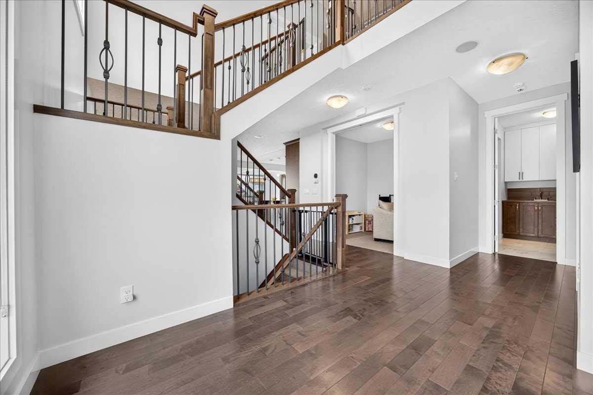 546 Sherwood Boulevard NW, Calgary, AB, T3R 0R7 - 4