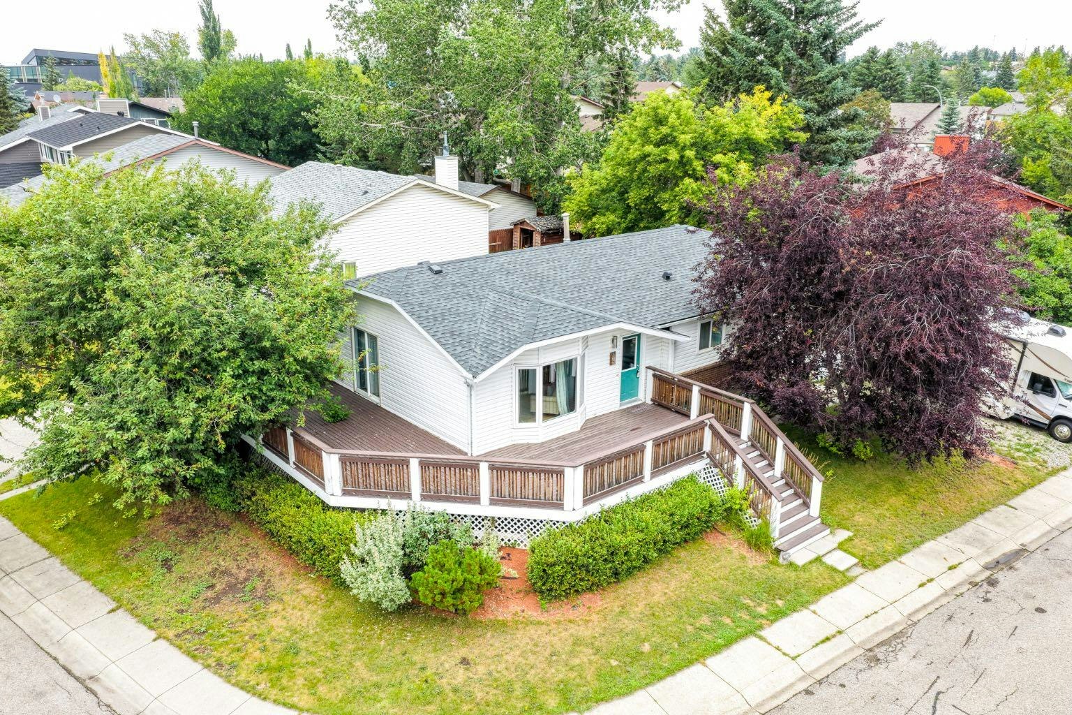85 Rideau Close SW, Airdrie, AB, T4B 1A7