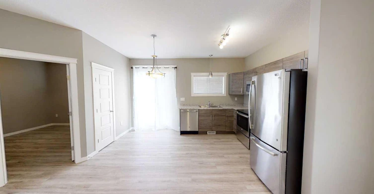 B-8065 91 Street, Grande Prairie, AB, T8V 7P6 - 5