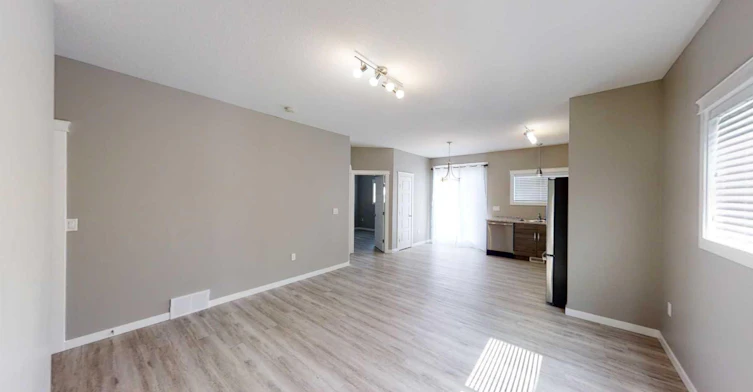 B-8065 91 Street, Grande Prairie, AB, T8V 7P6 - 3