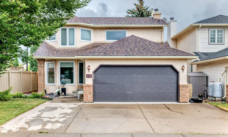 139 Hawkville Close NW