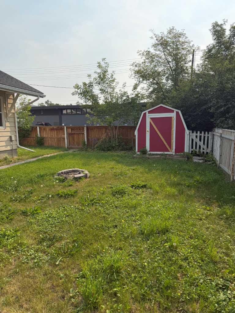 537 12c Street N, Lethbridge, AB, T1H 2N4 - 3