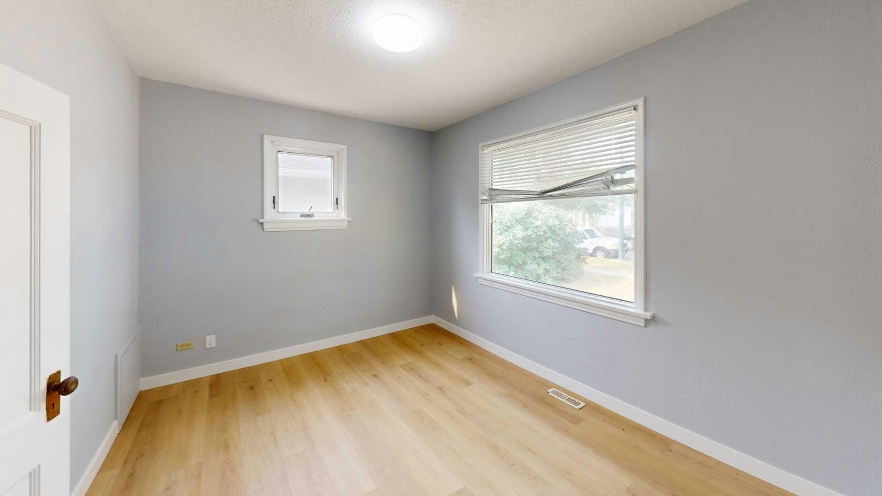 537 12c Street N, Lethbridge, AB, T1H 2N4 - 9