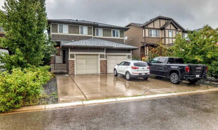 230 Legacy Mews SE