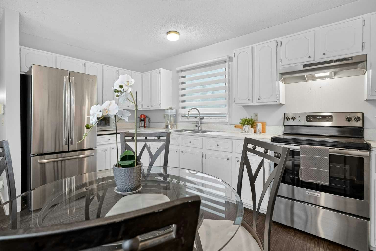 3881 Fonda Way SE, Calgary, AB, T2A 5R4
