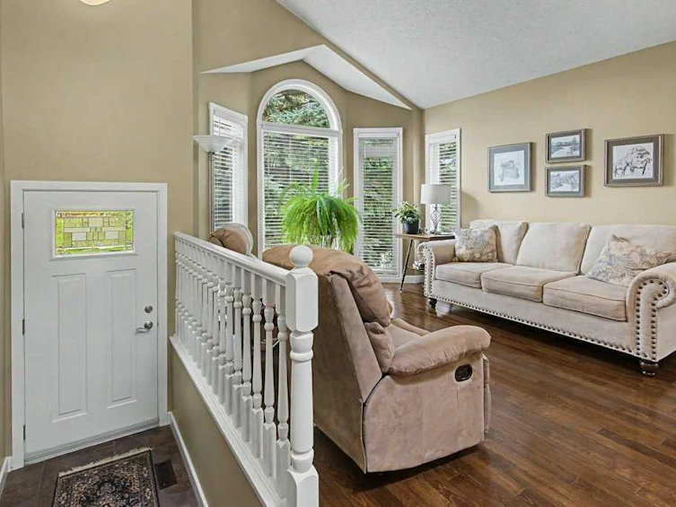 43 Riverside Road SE, Calgary, AB, T2C 3T9 - 2