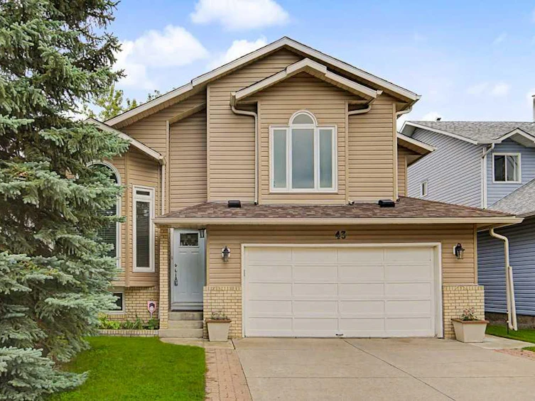 43 Riverside Road SE, Calgary, AB, T2C 3T9