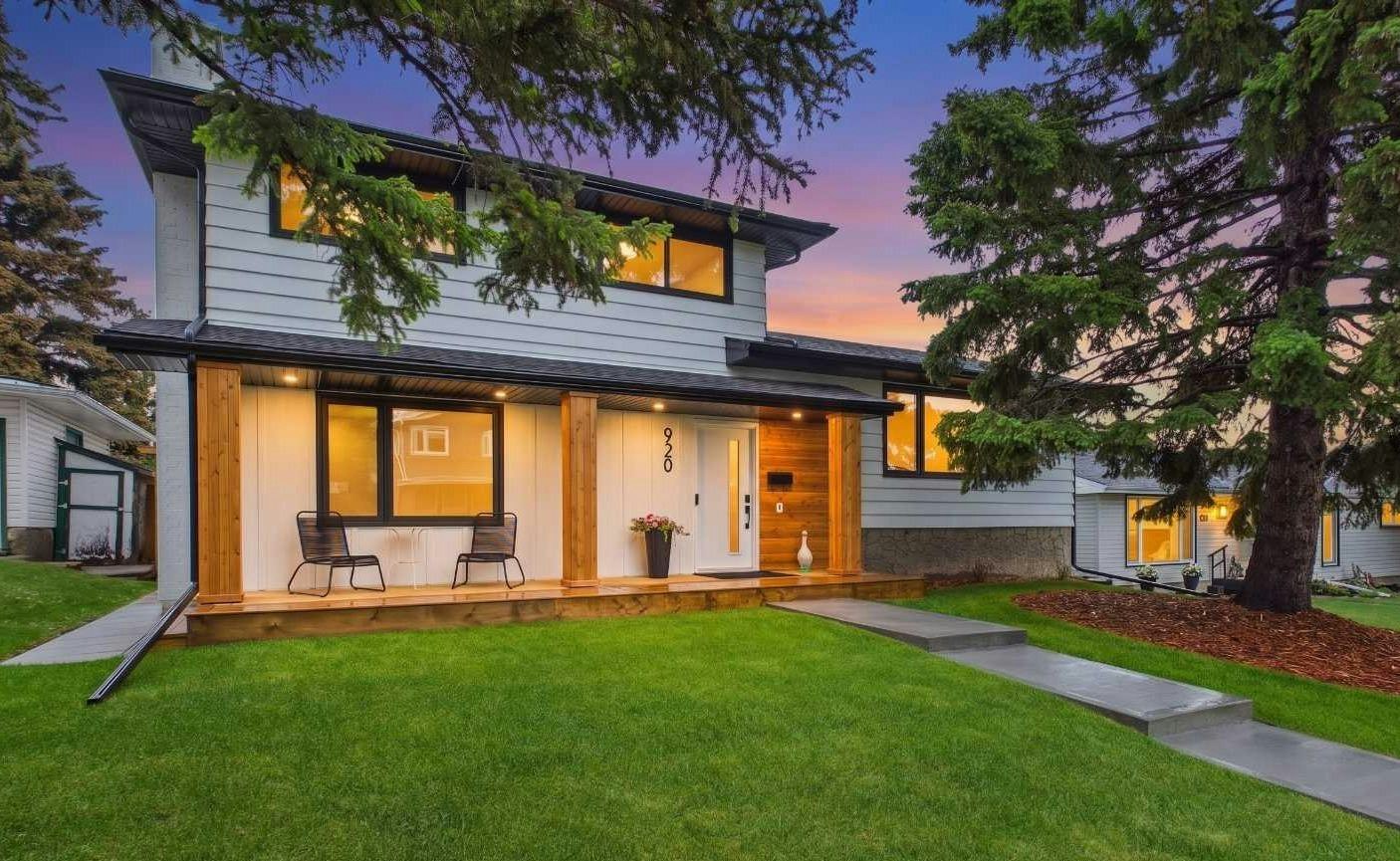 920 Cantabrian Drive SW, Calgary, AB, T2W 1L7