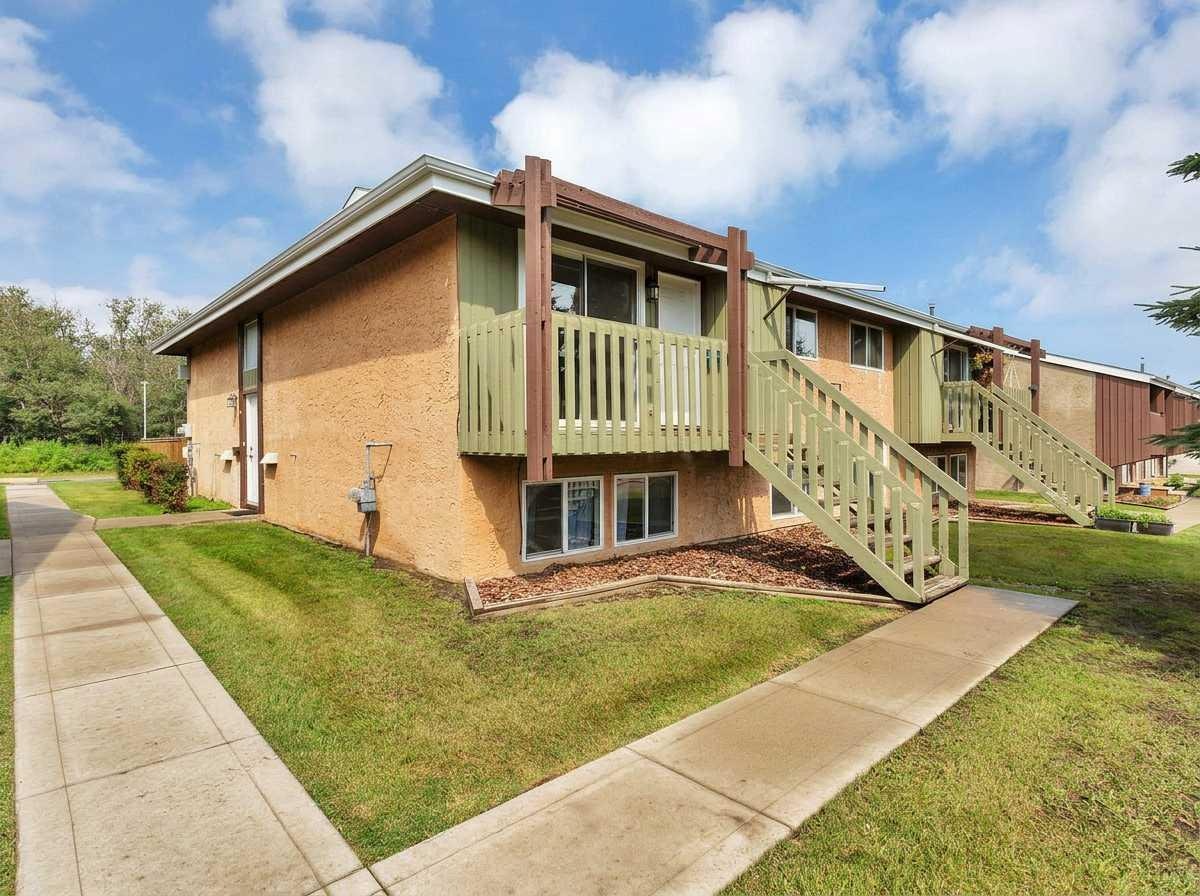 A-5946 45 Avenue, Lacombe, AB, T4L 1V7